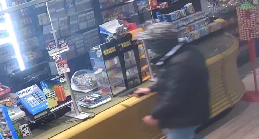 Indagine lampo: arrestato il rapinatore della tabaccheria di Schiavonea