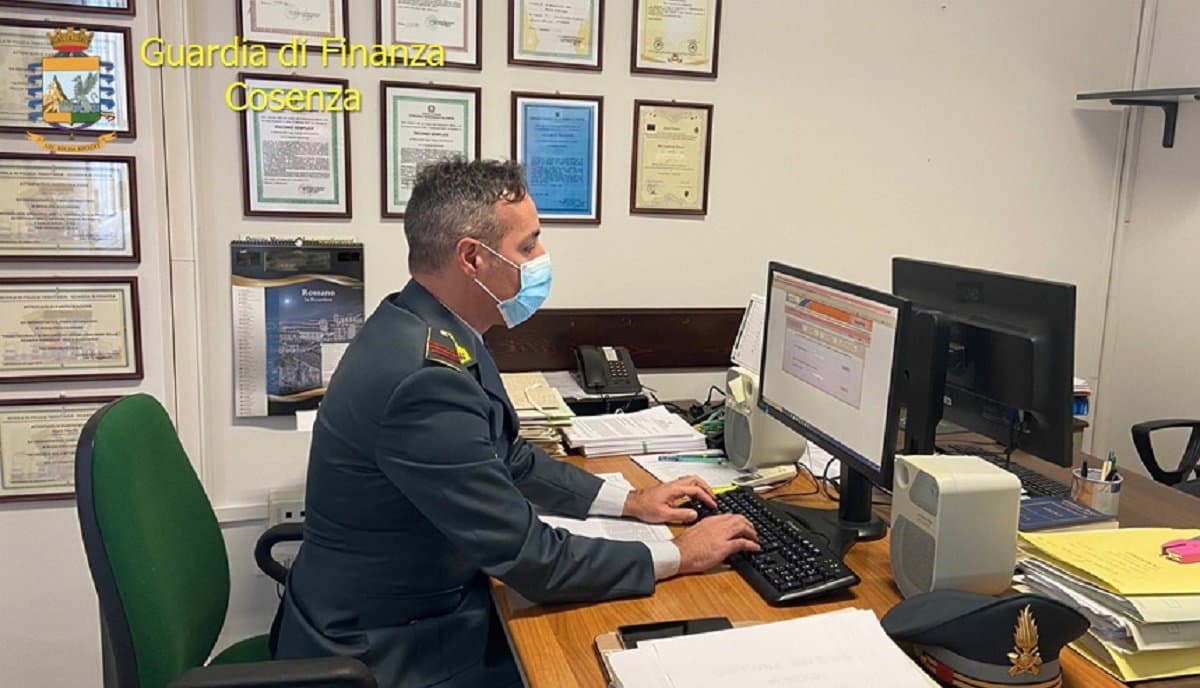 Cariati, sequestrati 130mila euro ad una coppia accusata di aver truffato l'INPS