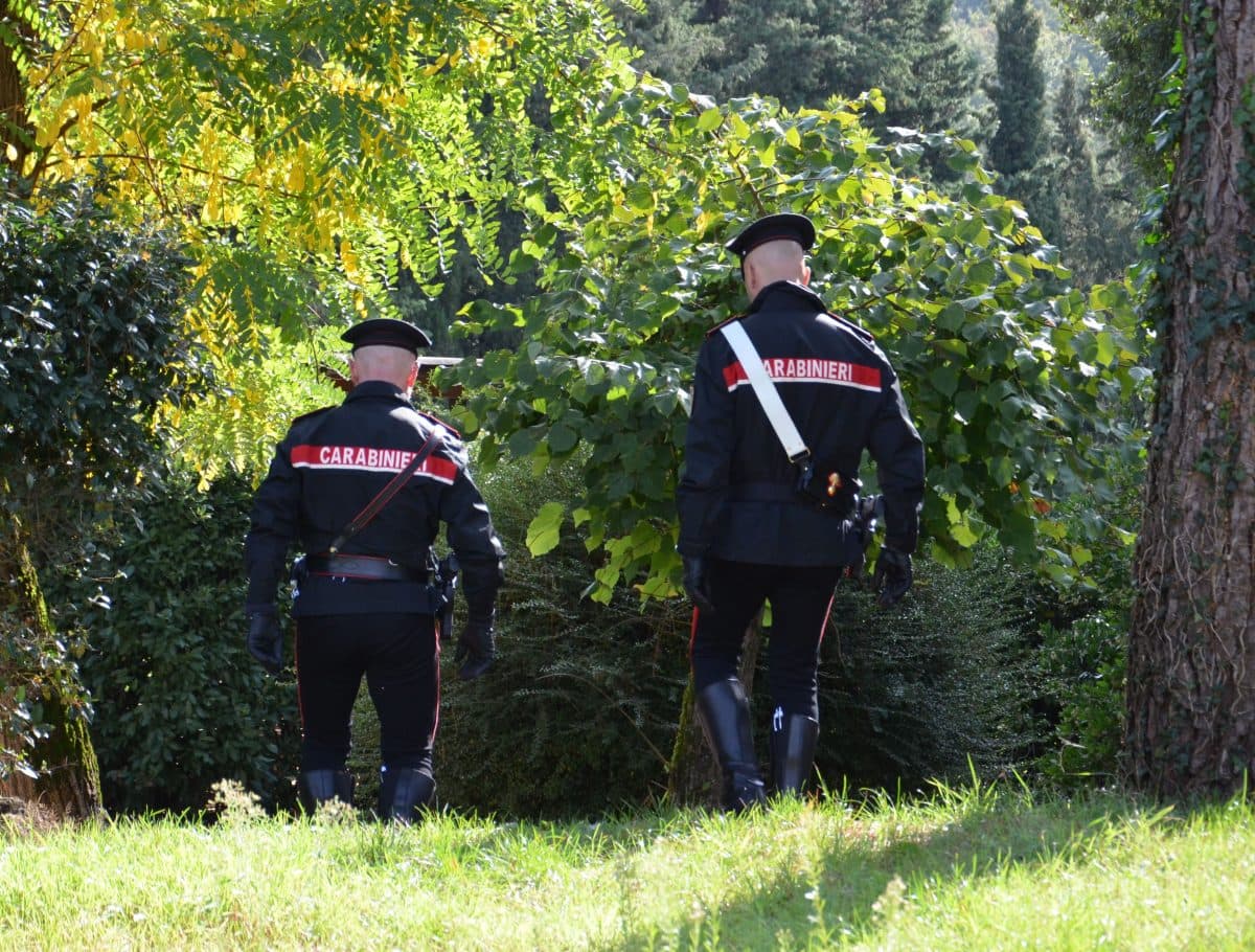 Arbëria, anziano a spasso tra le campagne finisce in un torrente: salvato dai carabinieri
