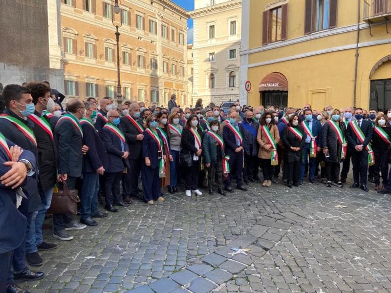 Sanità, la protesta dei sindaci nella Capitale e le promesse disattese dal Governo
