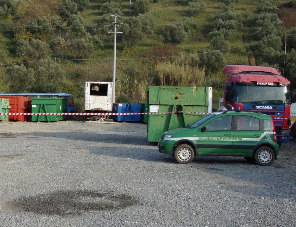 Gestione illecita rifiuti, sequestrata area a San Pietro in Guarano