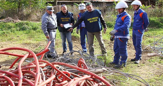 Corpo forestale, sequestrate due tonnellate di cavi elettrici