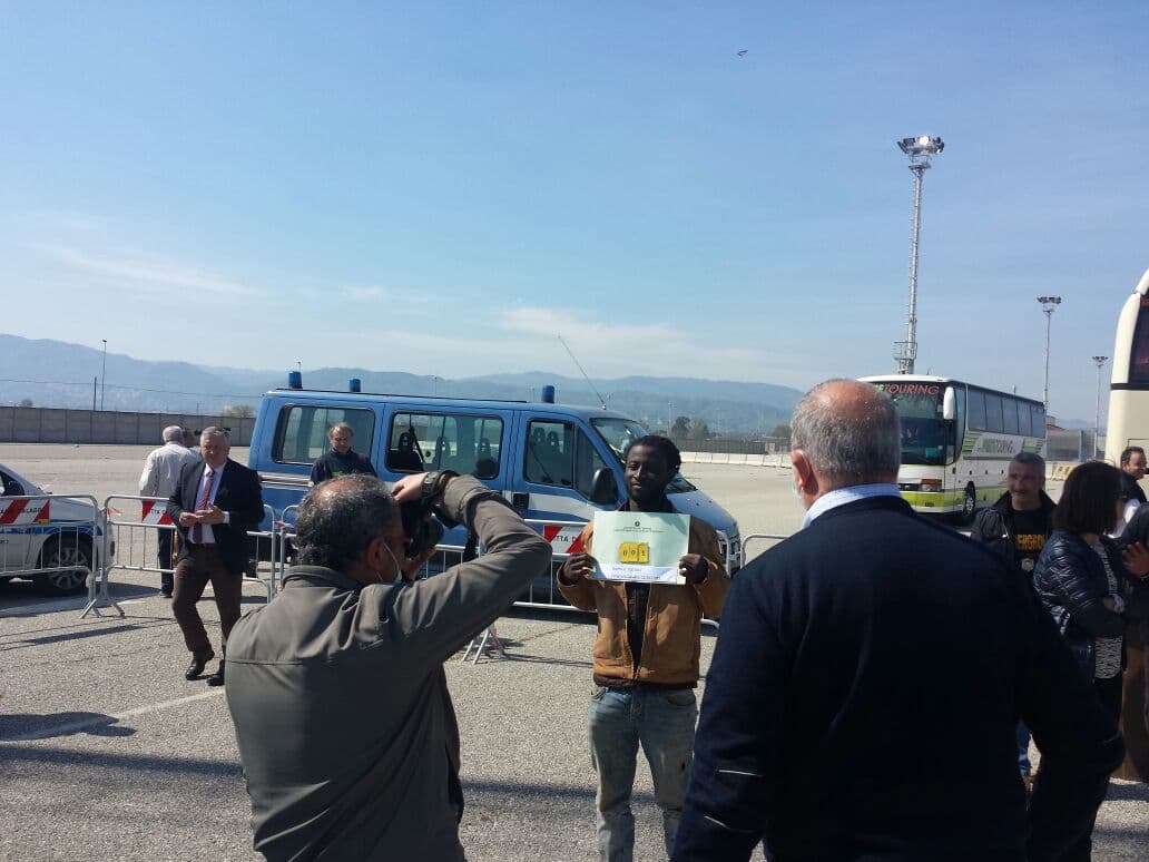 Corigliano, arrivato alle 10:30 il barcone di migranti