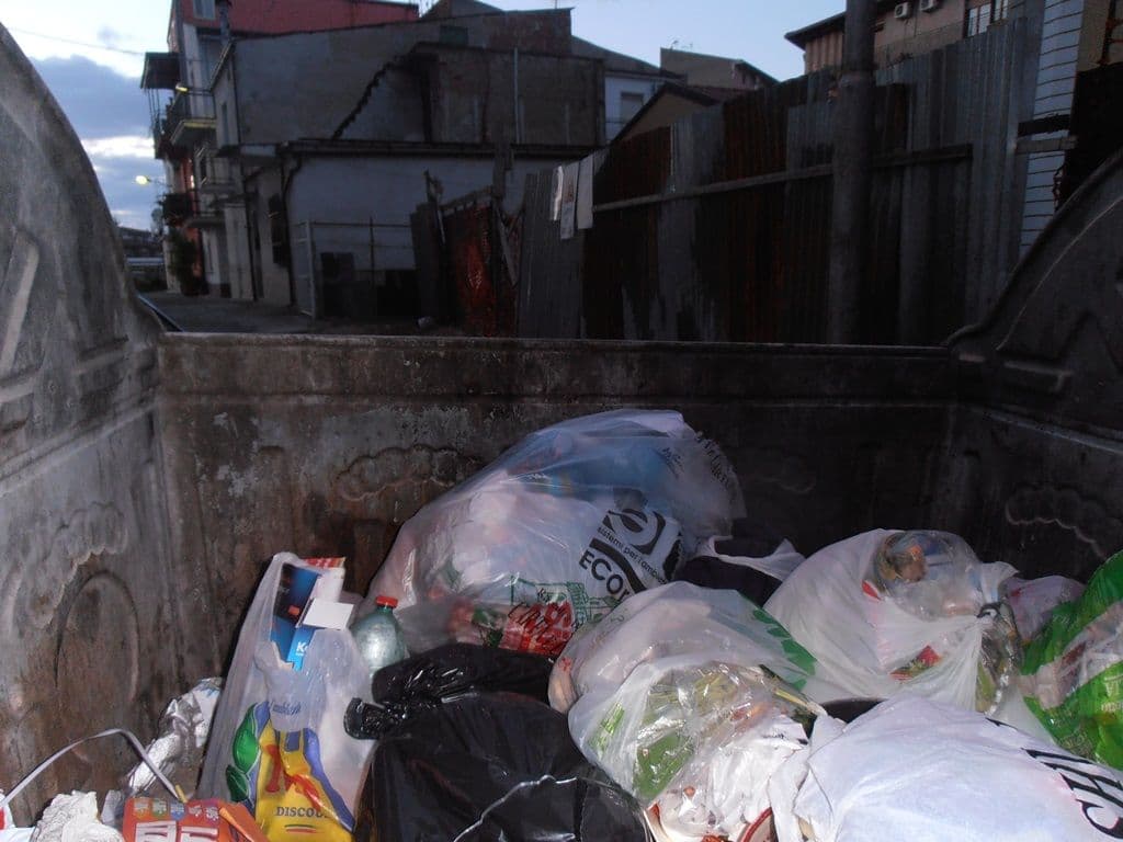 Corigliano: guasto a Bucita, è di nuovo emergenza rifiuti