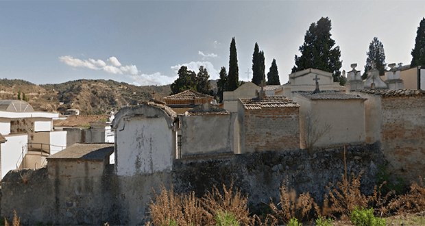 Corigliano, al camposanto si va per... la tangente