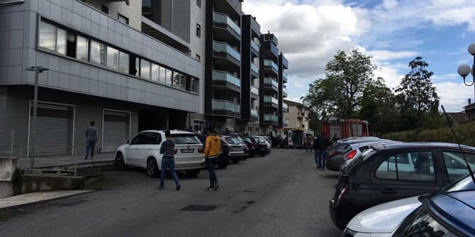 Tragedia a Rende, giovane universitario precipita dal quarto piano e muore. Ferito coinquilino