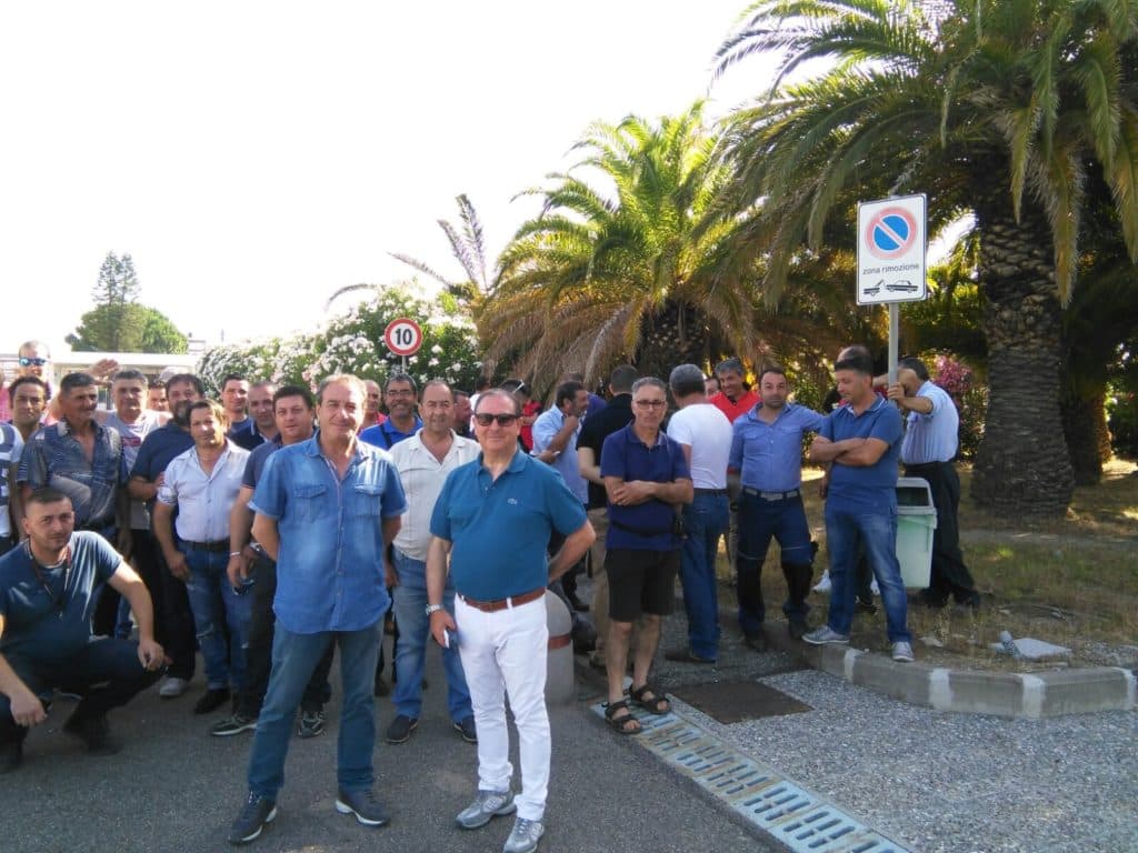 Rossano, Enel: riesplode la protesta. Maestranze straniere