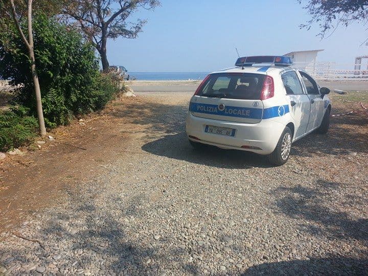 Rossano: recinta il proprio lido balneare e residenti chiedono al Comune percorso alternativo