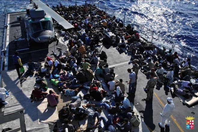 Sbarco a Crotone, a bordo anche otto cadaveri