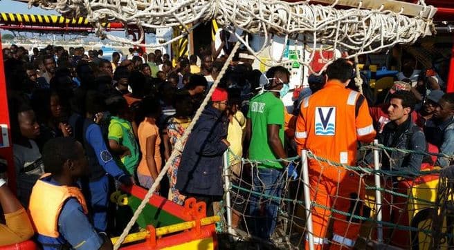 Sbarco a Corigliano, sono circa 50 i minori non accompagnati