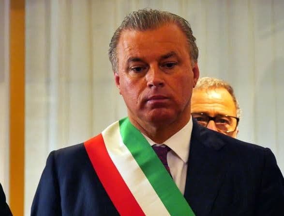 Rossano, clima avvelenato: sgonfiate ruote a Mascaro, Calabrò e Giudiceandrea