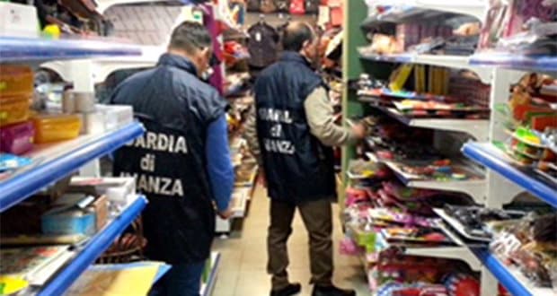Prodotti natalizi, primi sequestri