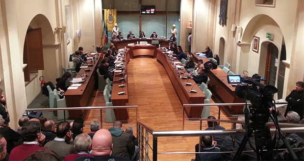 Enel, in corso consiglio comunale straordinario