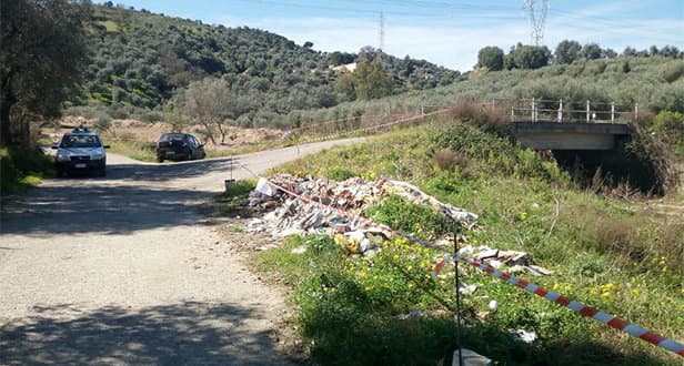 Polizia municipale di Rossano scopre discarica a Fellino