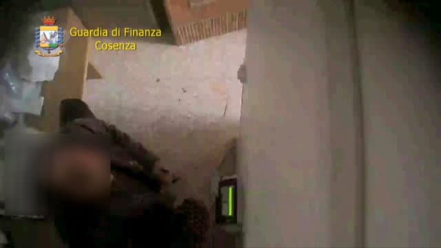 GdF Cosenza: furbetti del cartellino. 20 indagati e 12 misure cautelari per dipendenti pubblici