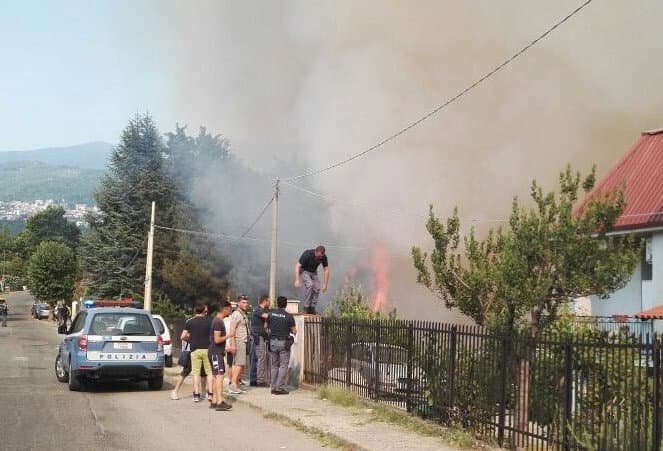 Polizia: prevenzione incendi, due denunce a piede libero