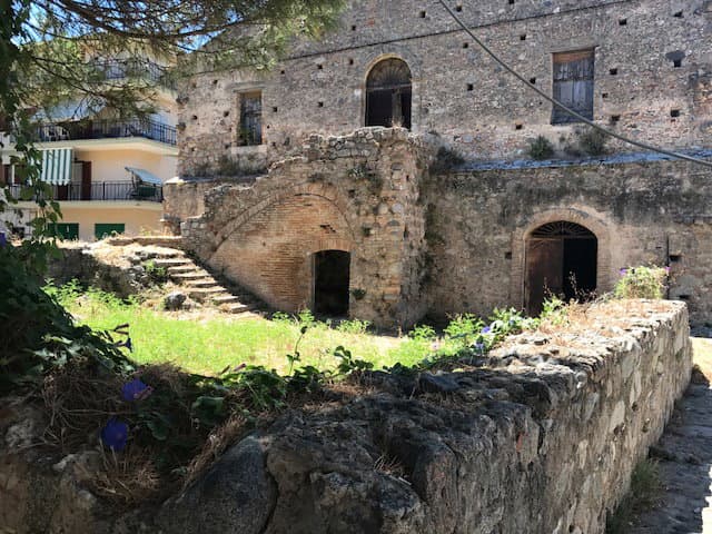 Torre Sant’Angelo, rudere nel degrado