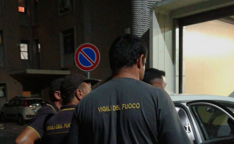 Rossano, uomo in fiamme in pronto soccorso