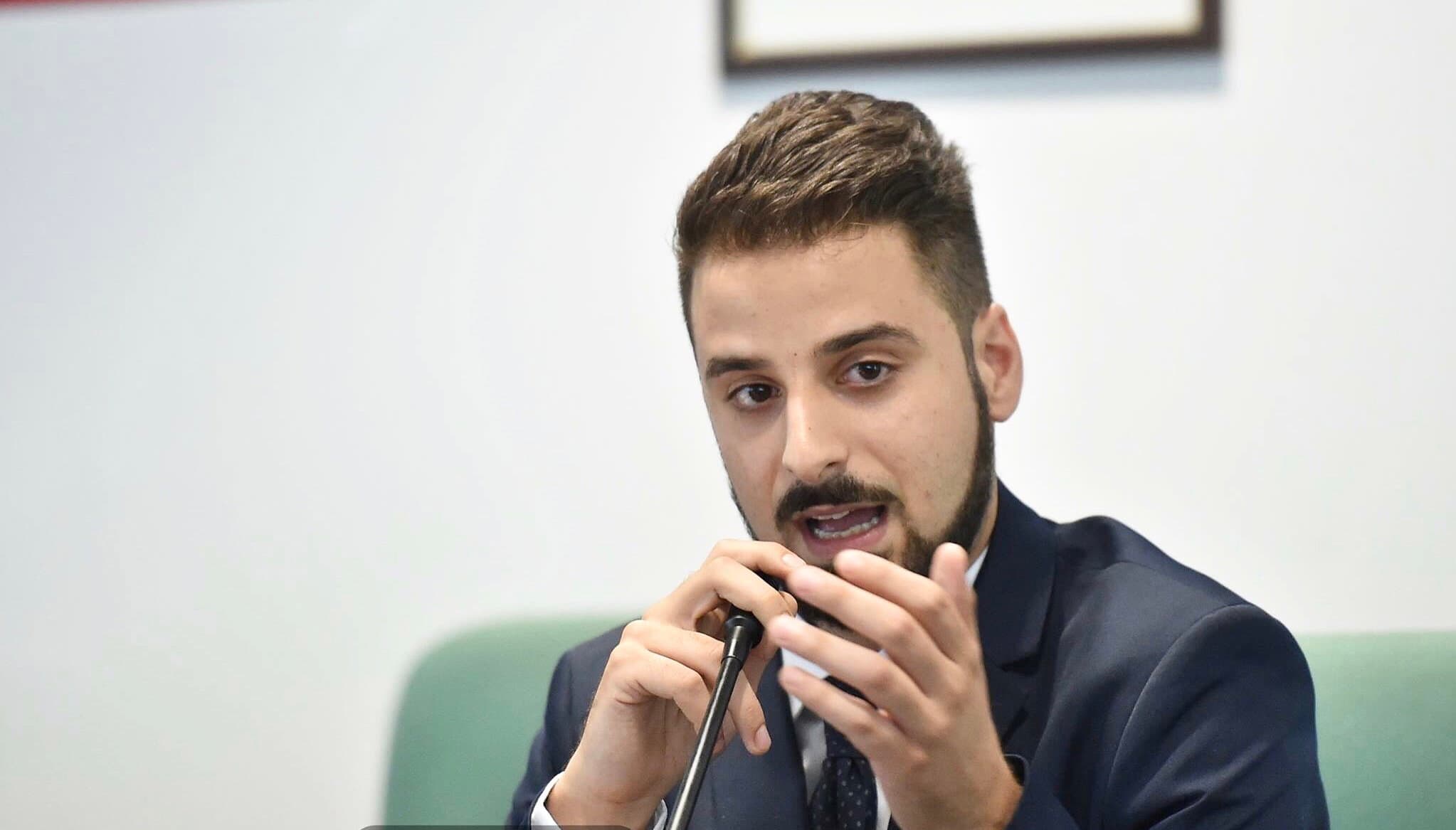 Crosia, Massimo Russo (Esercito di Silvio): opposizione barzelletta