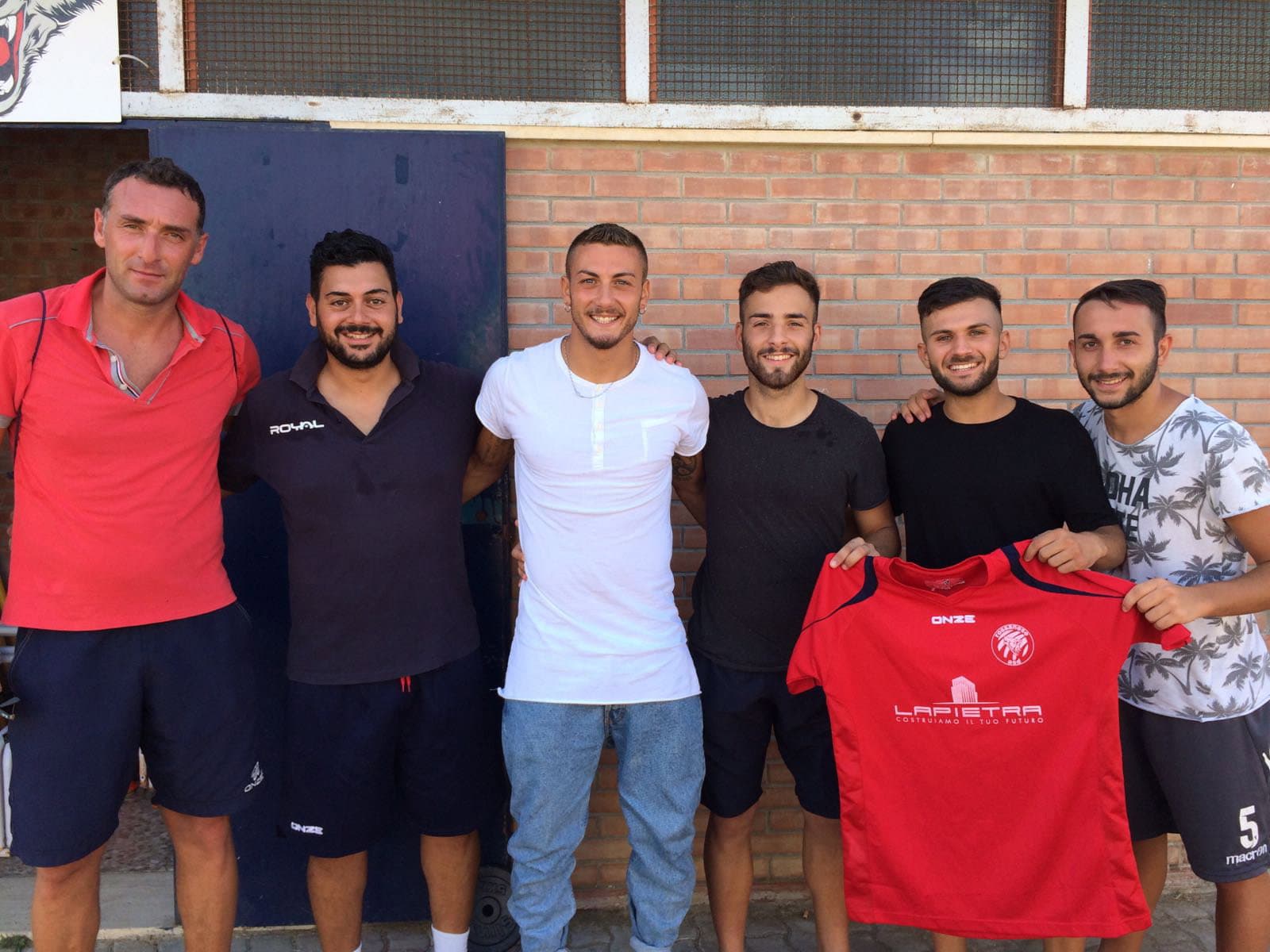 Rossanese, mercato (quasi) chiuso