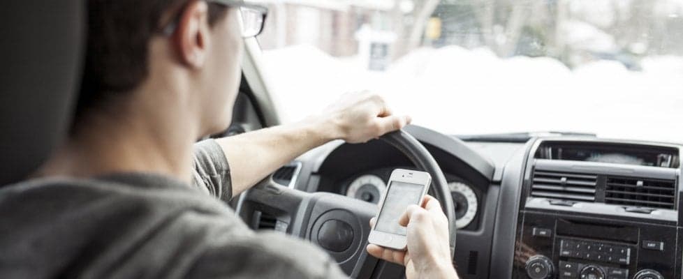 Rossano, 22 sanzioni per uso del telefonino alla guida