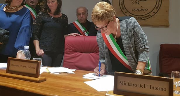 Migranti Corigliano, no centri di accoglienza straordinari