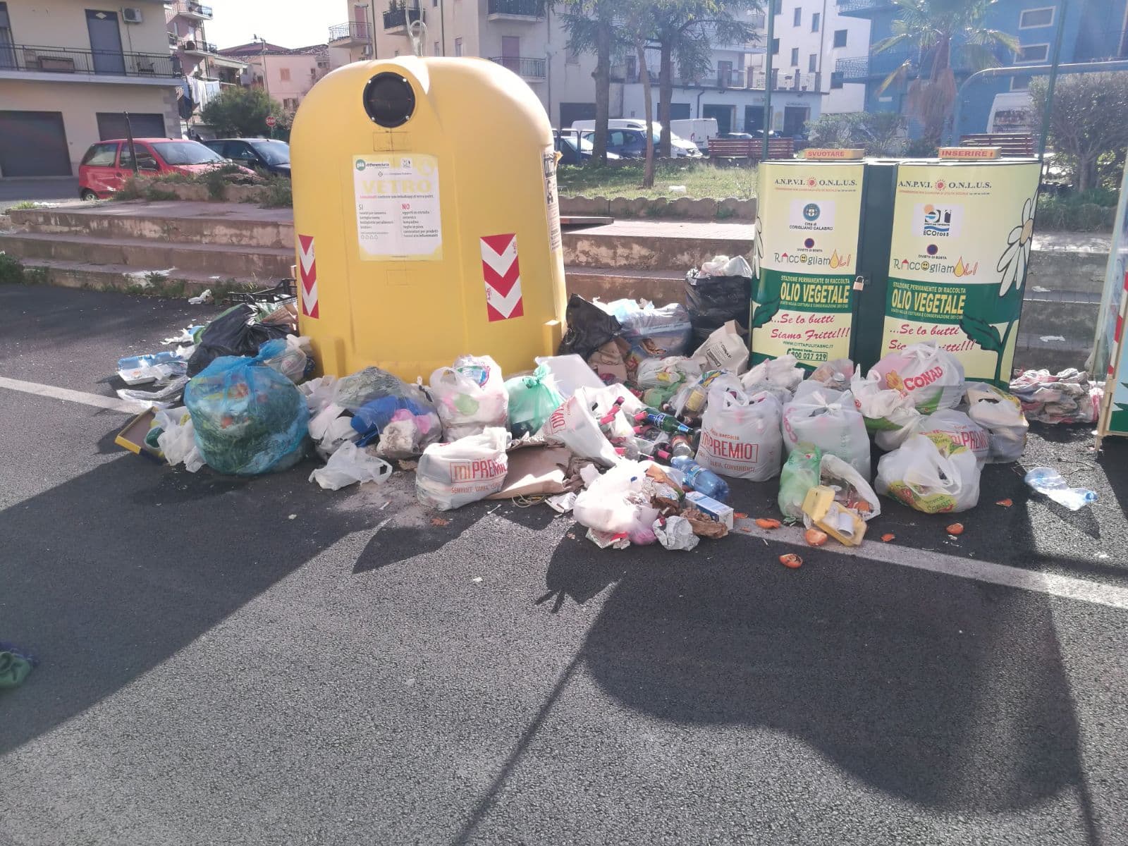 Differenziata a Corigliano, solo oggi 20 multe