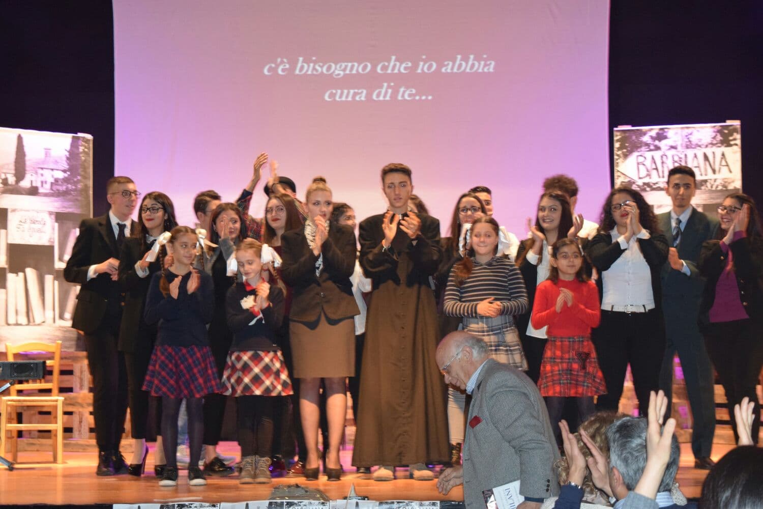 Crosia: ieri la prima del recital su Don Milani degli allievi IV A Liceo Scientifico Rossano