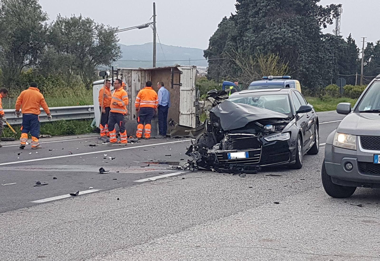 Incidente in contrada Insiti, code e rallentamenti