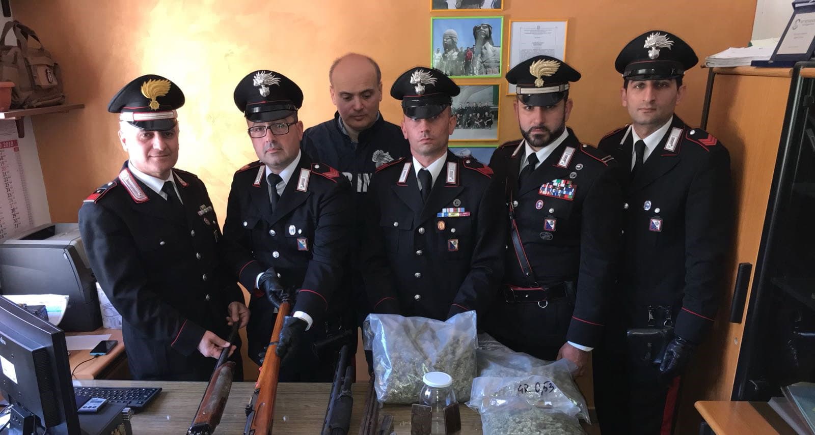 Carabinieri di Roggiano rinvengono un arsenale e ingenti quantità di droga