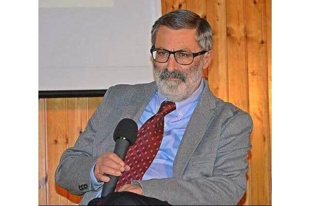 Corigliano: la scuola Tieri dedica certamen letterario "La Calabria nel cuore" al prof. Pistoia