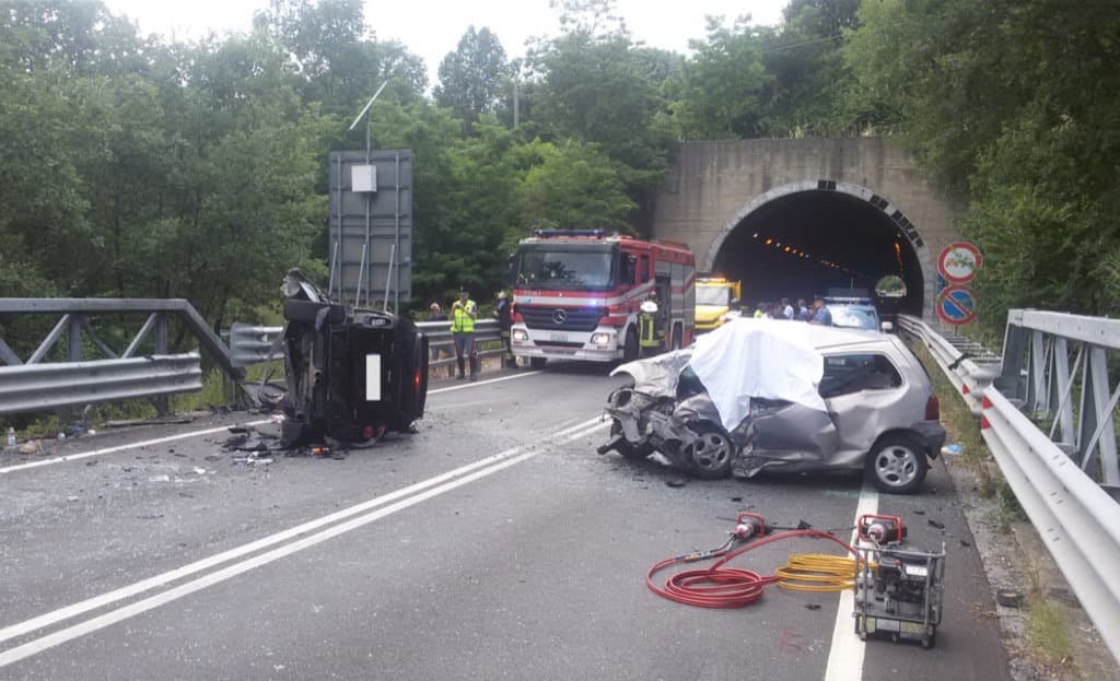 Incidente sulla statale 107, un morto e due feriti gravi