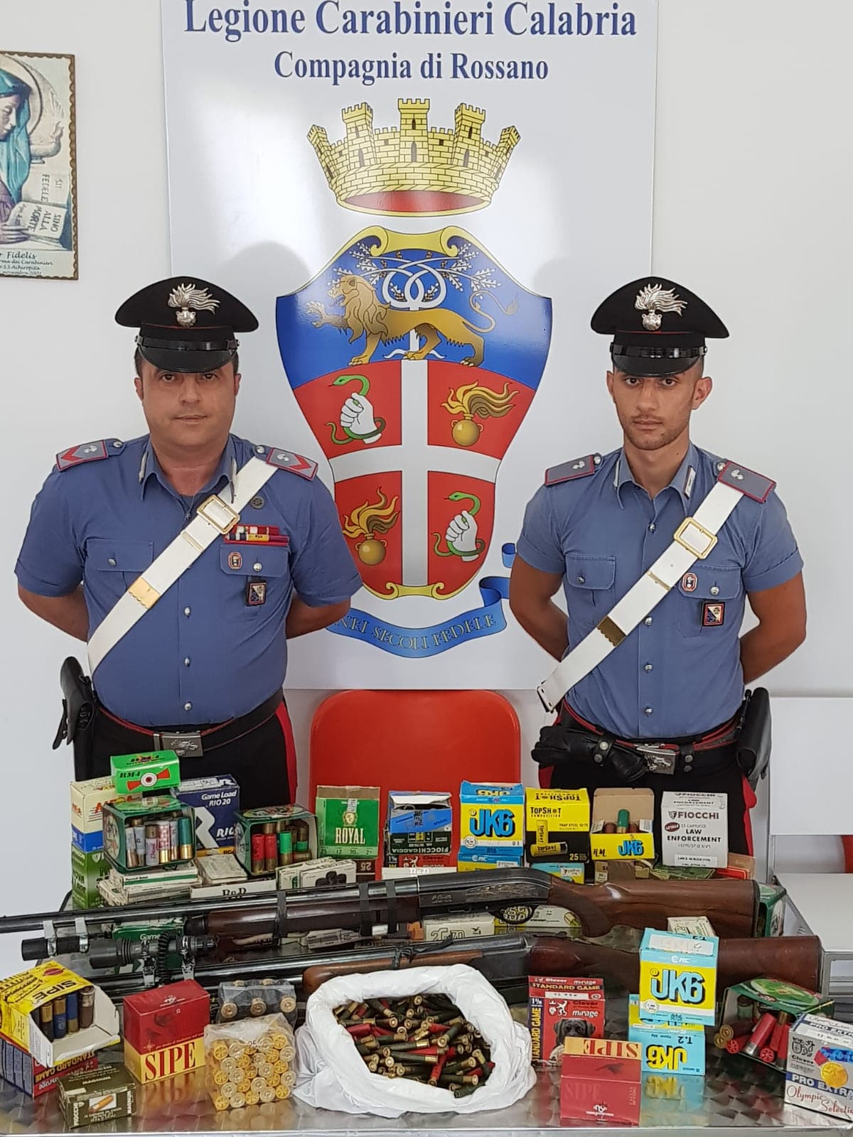 Scala Coeli: Carabinieri scoprono arsenale di munizioni da caccia, due denunce