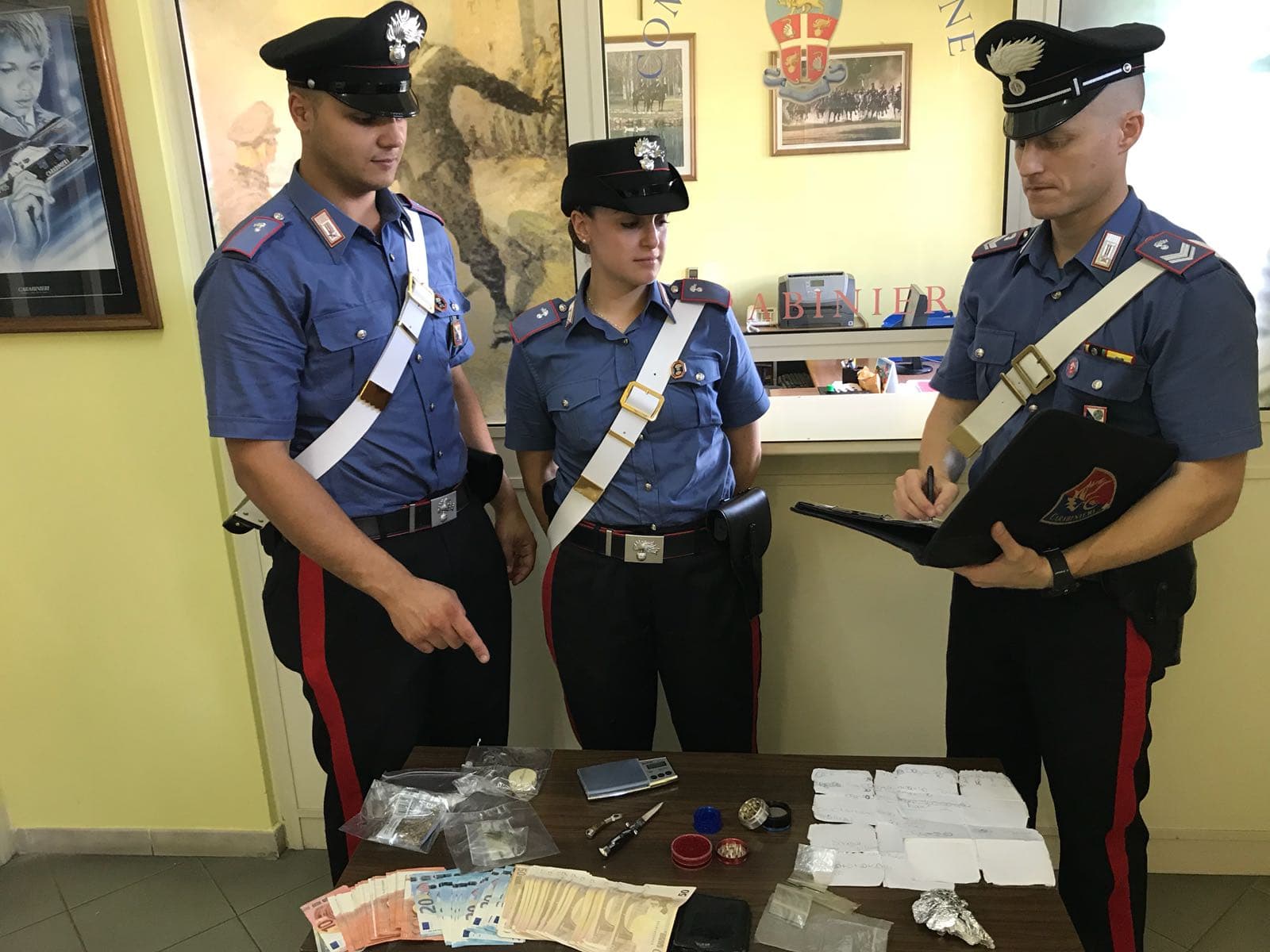 Carabinieri Corigliano: due arresti, uno spacciatore ed un ladro di infissi