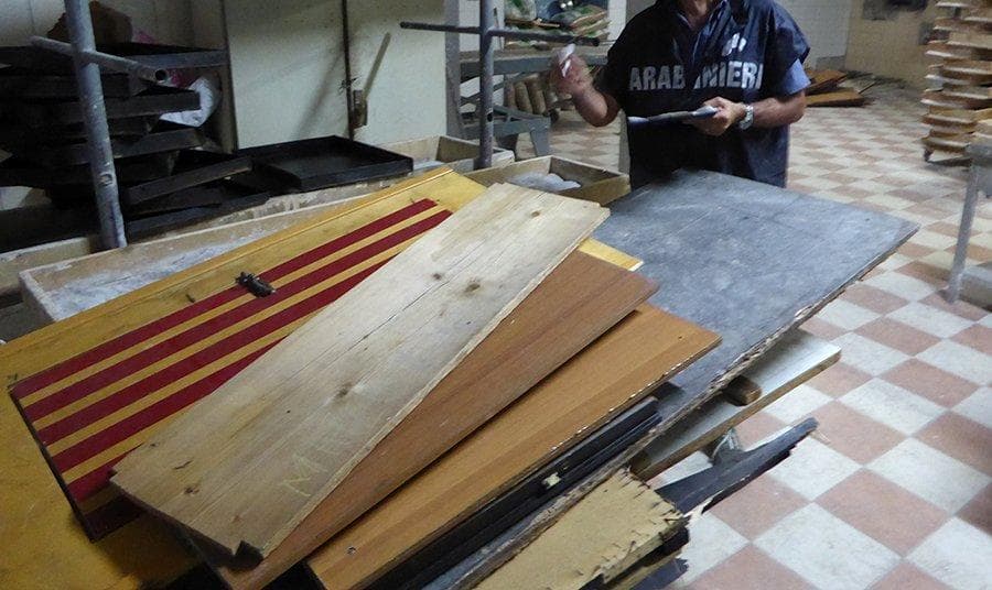 Carabinieri Forestale: rifiuti come combustibile. Sequestrato panificio a Cosenza