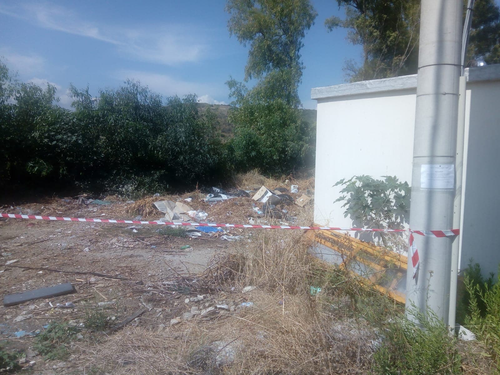 Carabinieri Forestale Rossano: stoccavano rifiuti illecitamente.Sequestrata area a Pietrapaola