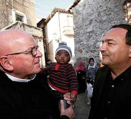 La dichiarazione del Presidente Mario Oliverio: "IO SONO CON MIMMO LUCANO"