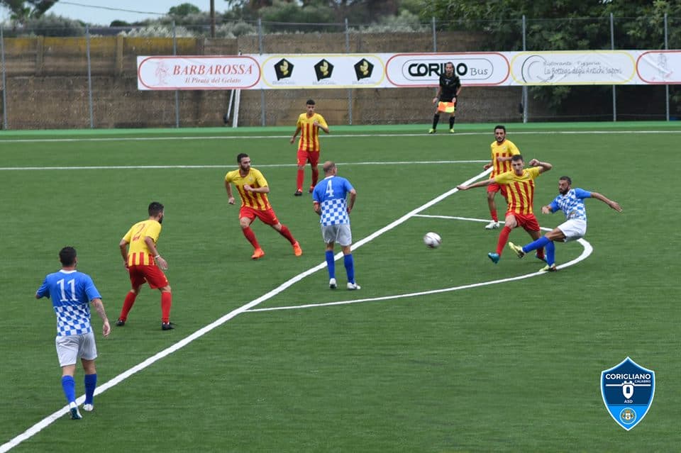 Calcio, Eccellenza: la capolista Corigliano in anticipo a Paola