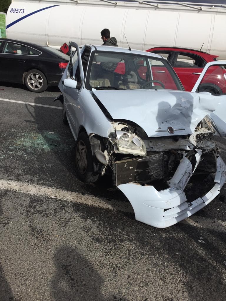 Corigliano-Rossano: incidente sulla 106, coinvolte quattro vetture, diversi feriti