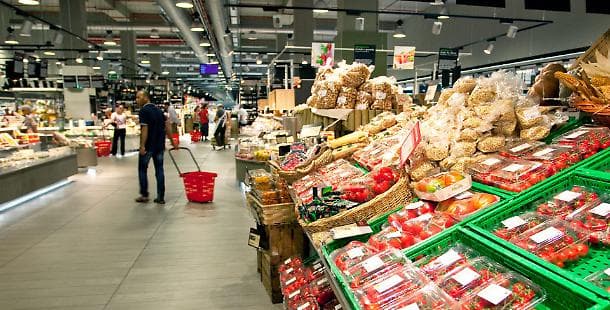Terravecchia, deteneva illegalmente botti nel suo magazzino