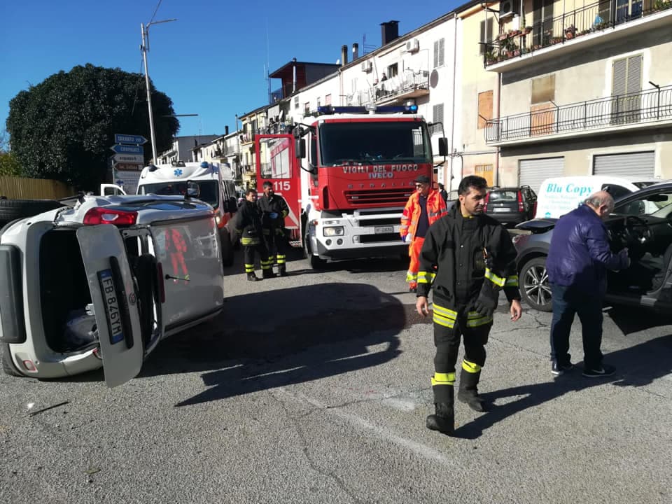 Incidente sulla statale 106, code e rallentamenti