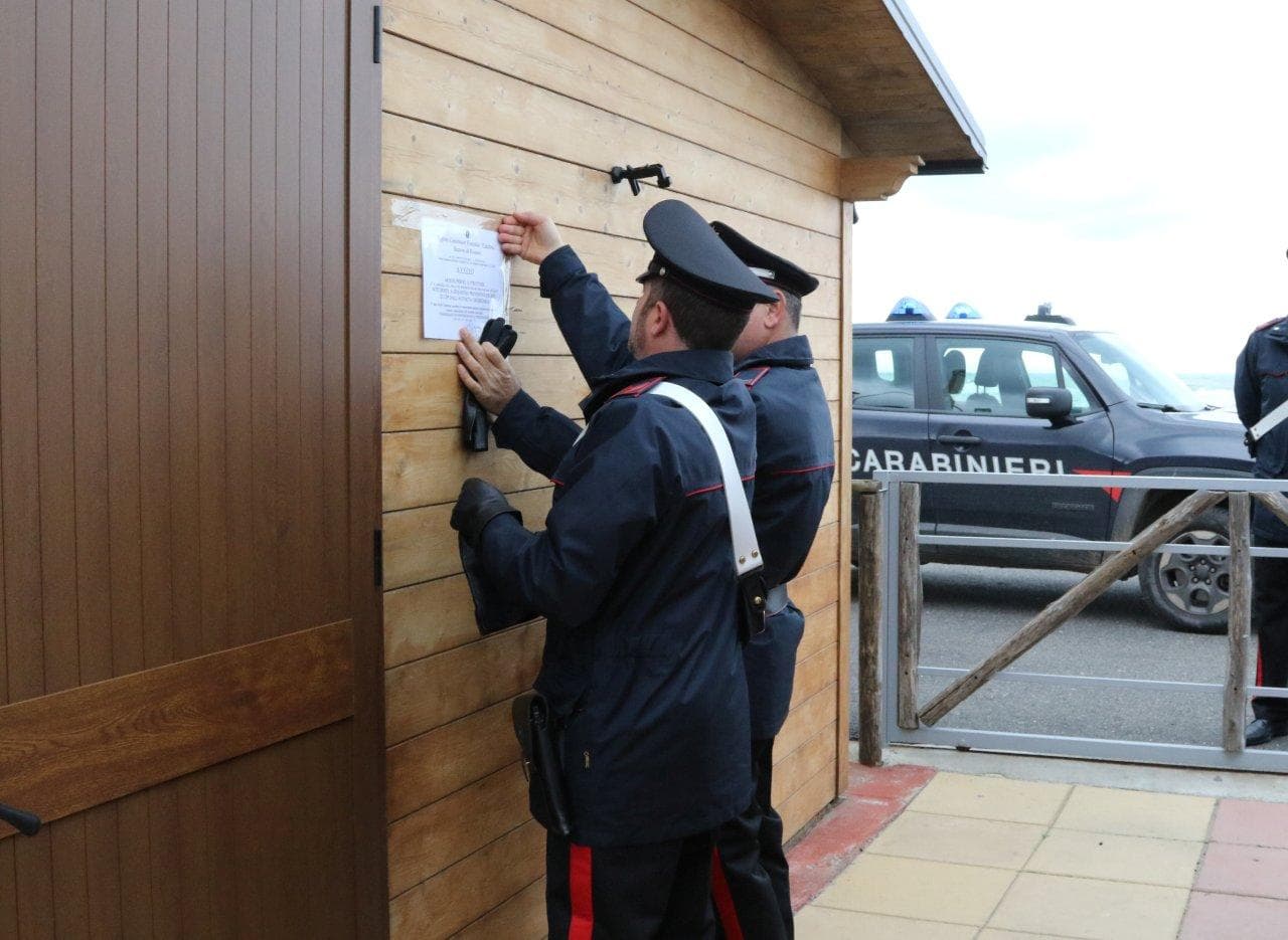 Carabinieri Forestale, Mandatoriccio: posto sotto sequestro stabilimento balneare