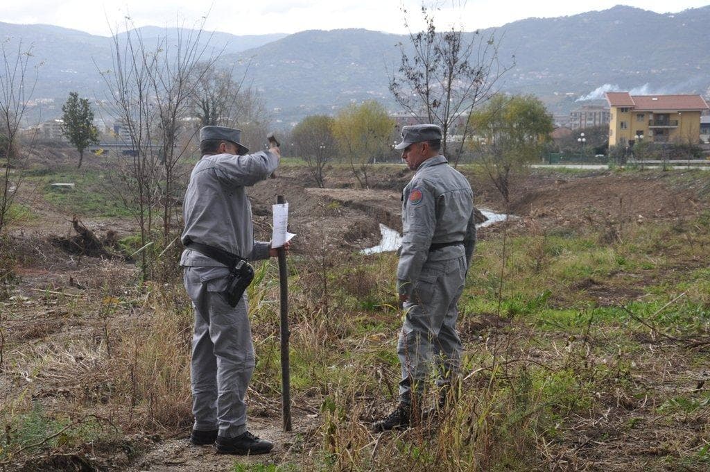Rende: sequestrato un tratto del fiume Surdo per lavori senza autorizzazioni