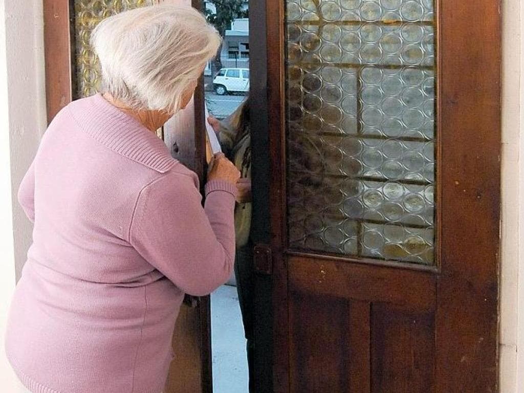 Amendolara, si fingono dipendenti Inps e derubano anziana