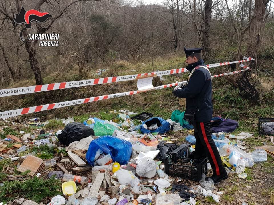 Carabinieri, sequestro discarica abusiva ed attività antidroga sul territorio