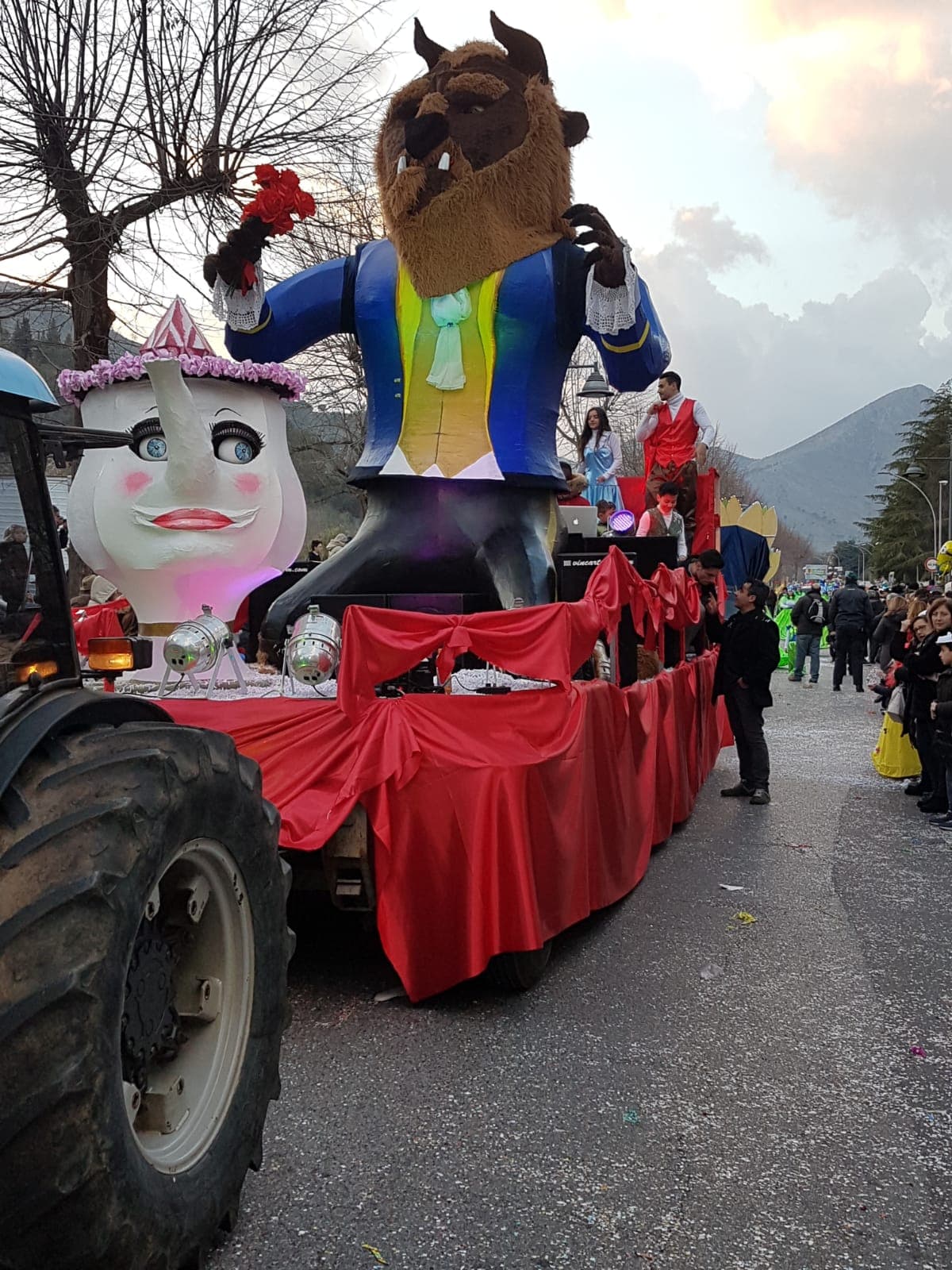 Carnevale Castrovillari, cala il sipario. In 35 mila alla sfilata conclusiva
