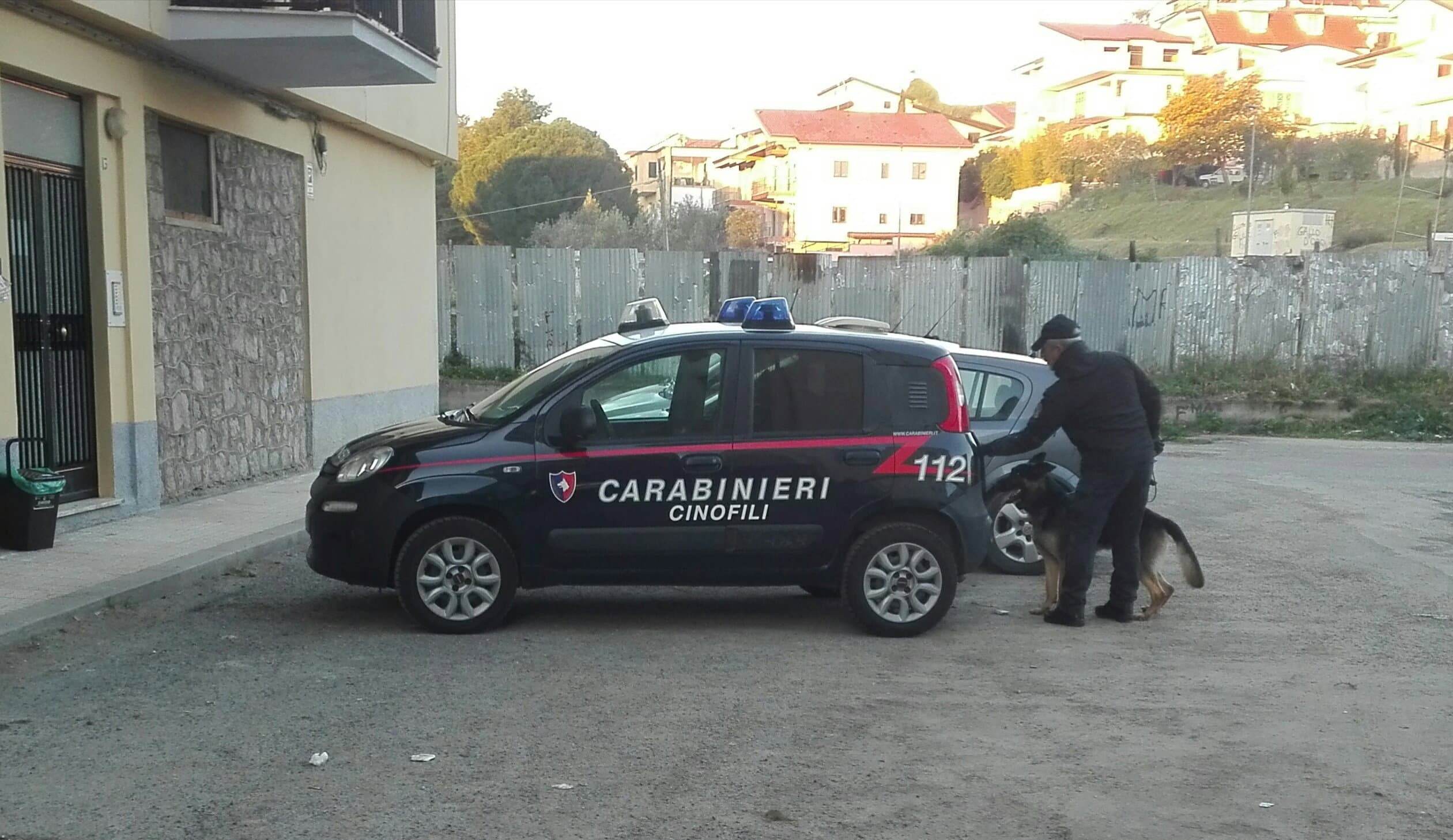 Tre arresti a Corigliano: controllavano l'occupazione delle case popolari