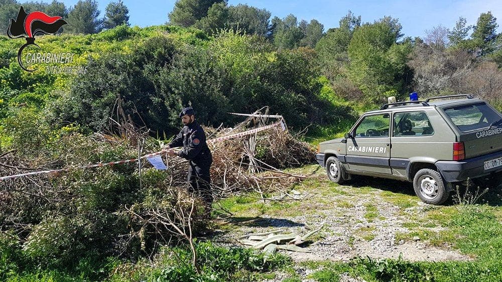 Montegiordano, abbandono rifiuti sull’alveo del Torrente Garibaldi