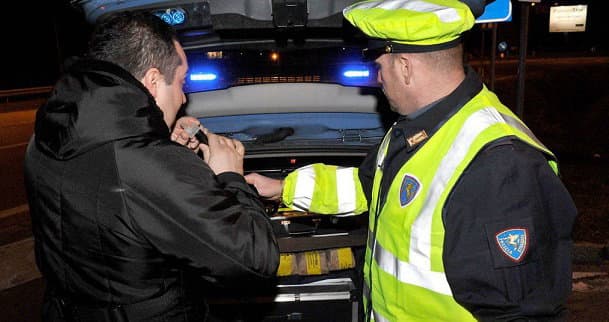 Polizia: proseguono i controlli previsti dal progetto “Il blu… nell’Estate”