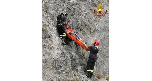Incastrata per due ore tra i mulinelli, paura durante il rafting sul fiume Lao